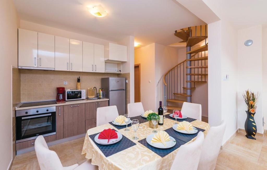 Port Adria Apartments كاميناري المظهر الخارجي الصورة