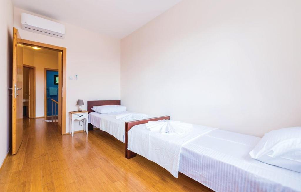 Port Adria Apartments كاميناري المظهر الخارجي الصورة