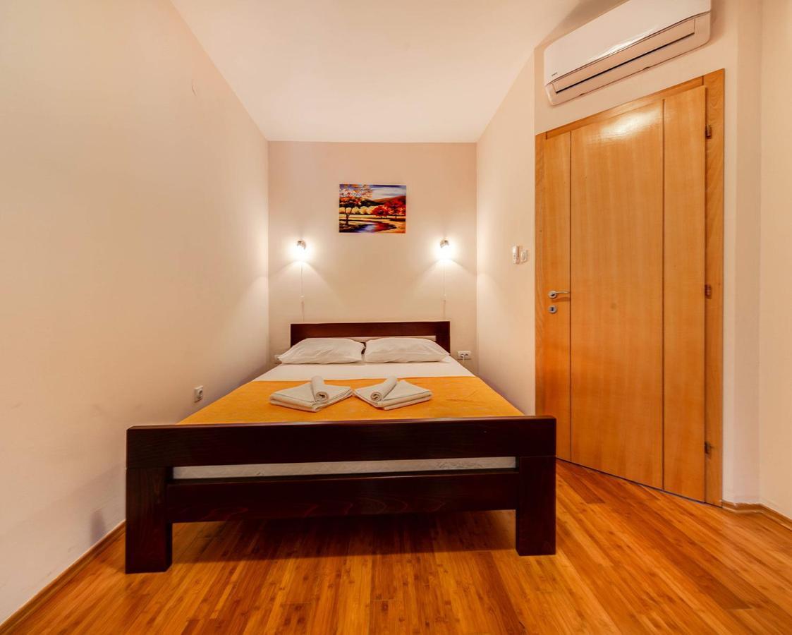 Port Adria Apartments كاميناري المظهر الخارجي الصورة