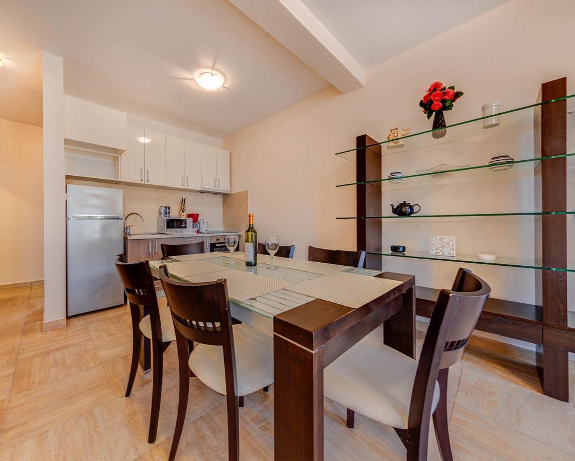 Port Adria Apartments كاميناري المظهر الخارجي الصورة
