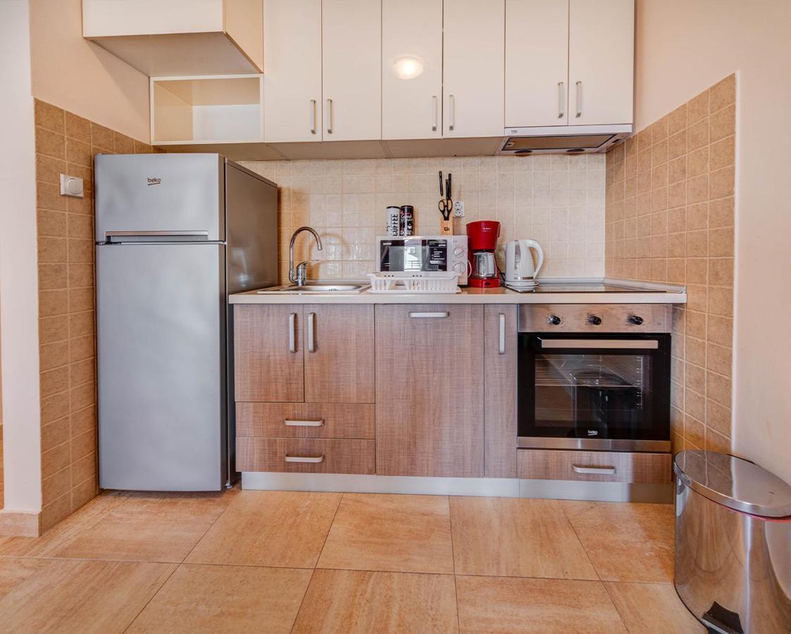 Port Adria Apartments كاميناري المظهر الخارجي الصورة
